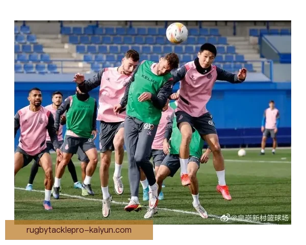 赖斯与队友默契提升，状态回暖引关注